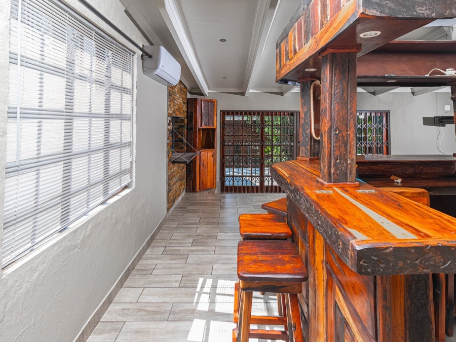 4 Bedroom Property for Sale in Ifafi North West